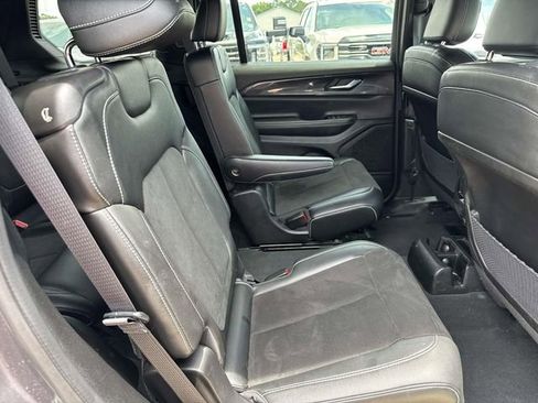 Used 2023 Jeep Grand Cherokee L Laredo AWD/4WD image 15