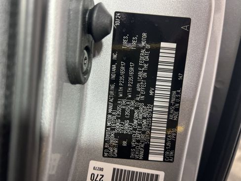 Used 2025 Toyota Sienna XLE image 31