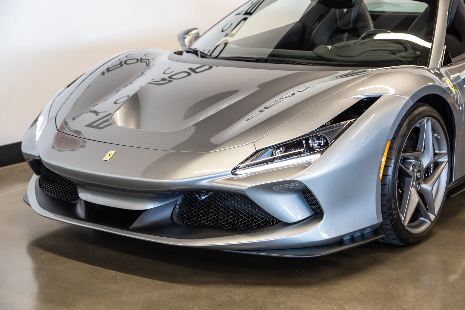 Used 2021 Ferrari F8 Tributo RWD image 24