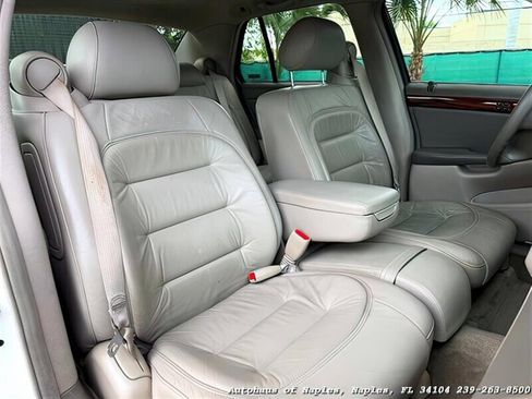 Used 2001 Cadillac De Ville w/ Comfort/Convenience Pkg image 31