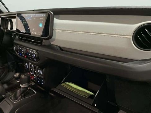 Used 2024 Jeep Wrangler Unlimited image 83