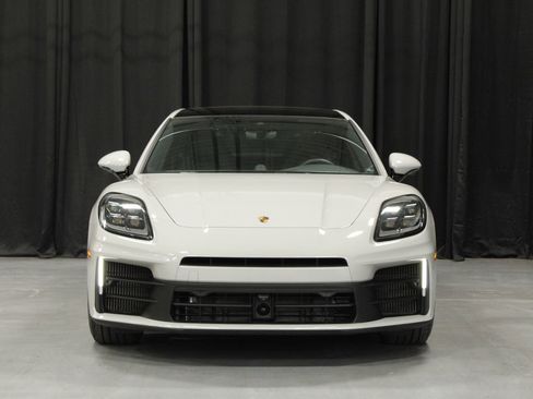 Certified 2025 Porsche Panamera 4 AWD/4WD image 8