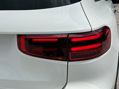 Used 2024 Mercedes-Benz GLB 250 image 30