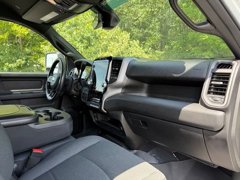 Used 2024 RAM 3500 Tradesman w/ Chrome Appearance Group image 23