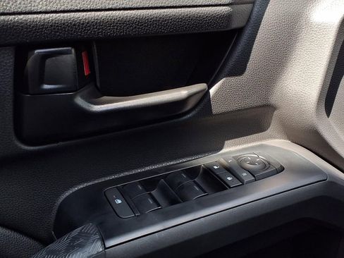 Certified 2025 Toyota Tacoma SR5 AWD/4WD image 17
