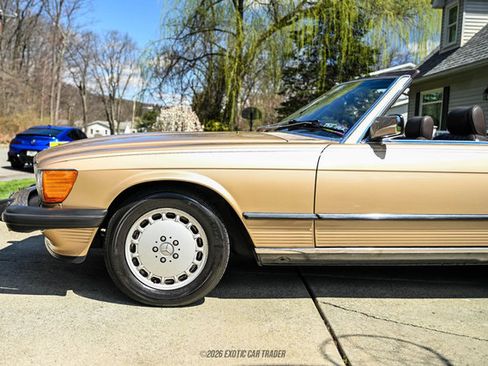 Used 1988 Mercedes-Benz 560 SL image 2