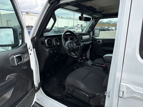 Used 2023 Jeep Gladiator Willys image 14