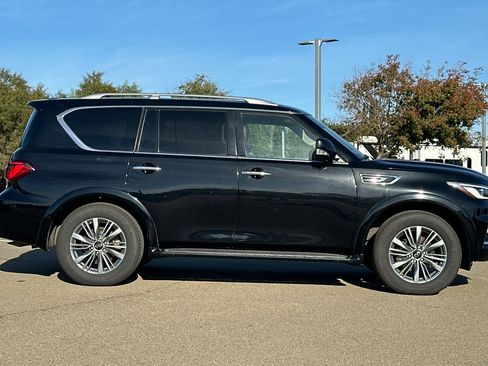Used 2022 INFINITI QX80 Luxe image 3