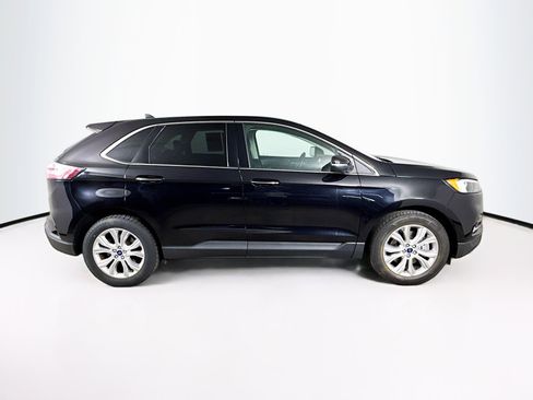 Used 2022 Ford Edge Titanium image 2