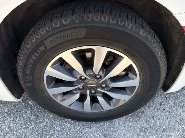 Used 2021 Chrysler Pacifica Touring-L FWD image 28