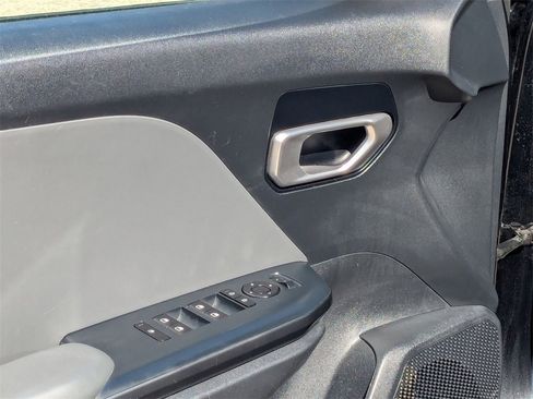 Used 2025 Kia K4 LXS image 11