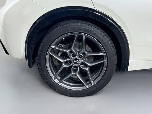 Used 2017 INFINITI QX30 Premium w/ Navigation Package FWD image 34
