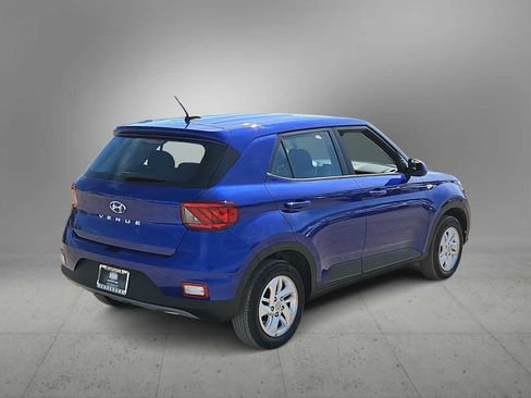 Certified 2025 Hyundai Venue SE image 8