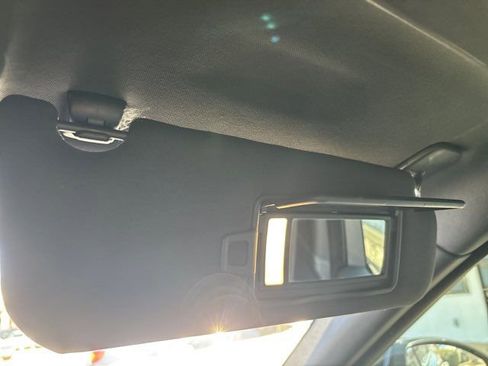 Used 2021 Land Rover Range Rover Velar R-Dynamic S image 42