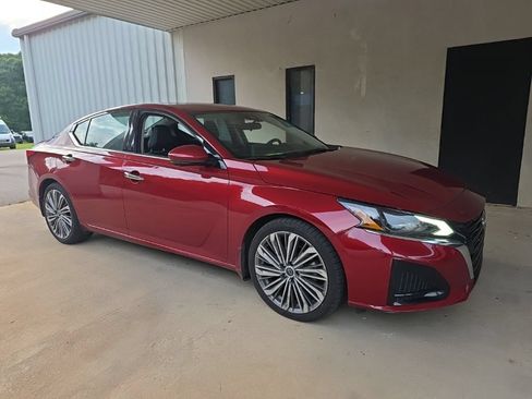 Used 2024 Nissan Altima 2.5 SL FWD image 4