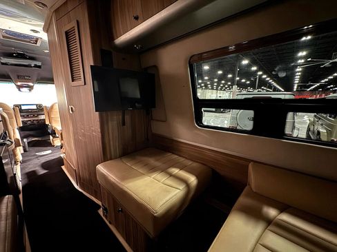 Used 2022 Mercedes-Benz Sprinter 3500 image 13