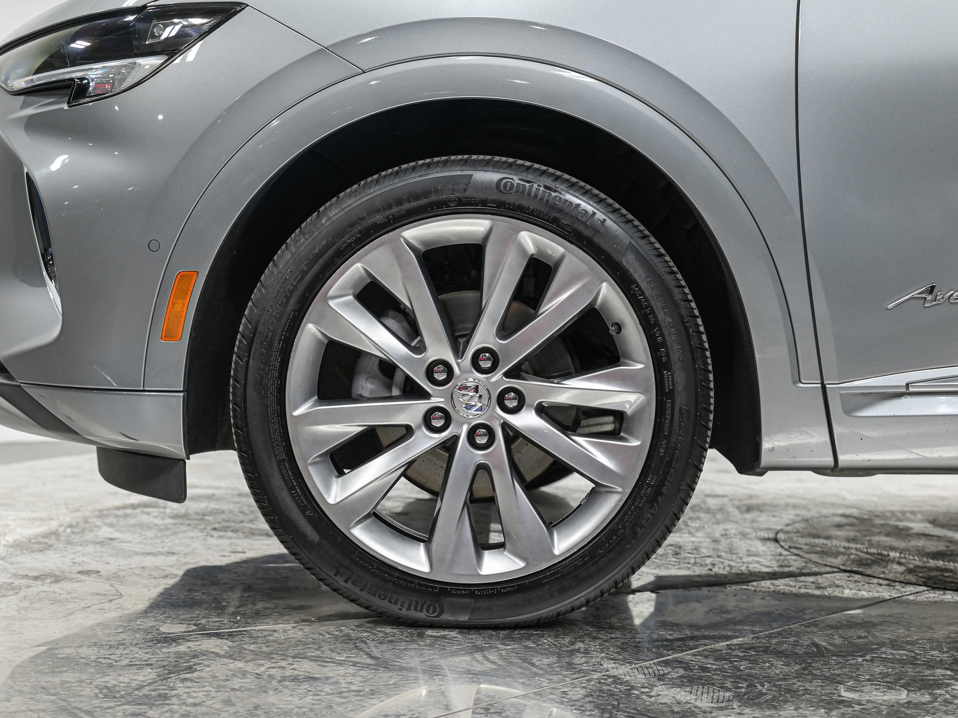 Used 2023 Buick Envision Avenir AWD/4WD image 3