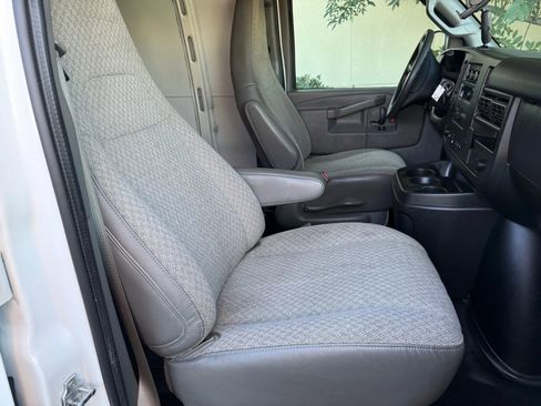 Used 2019 GMC Savana 2500 image 15