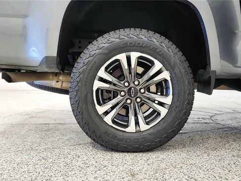 Used 2022 Chevrolet Colorado Z71 AWD/4WD image 13