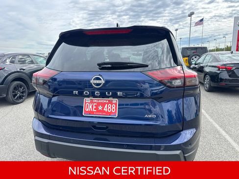 Certified 2025 Nissan Rogue SV AWD/4WD image 11