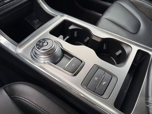 Used 2022 Ford Edge Titanium image 24