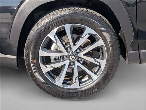 Certified 2022 Toyota Corolla Cross XLE w/ Convenience Package AWD/4WD image 22