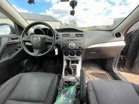 Used 2011 MAZDA MAZDA3 i Touring FWD image 31