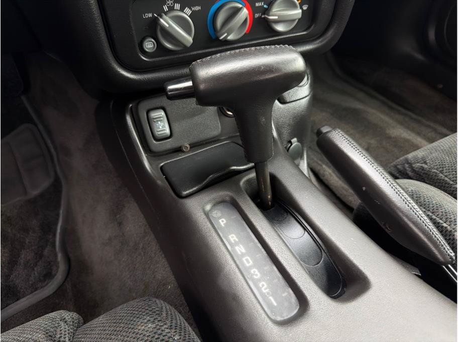 Used 2001 Pontiac Firebird Convertible RWD image 18