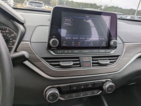 Used 2024 Nissan Altima 2.5 SV image 13