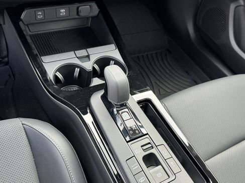 New 2026 Toyota Prius Plug-In Hybrid FWD image 19