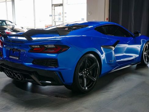 Used 2025 Chevrolet Corvette Z06 w/ Z07 Performance Package RWD image 7
