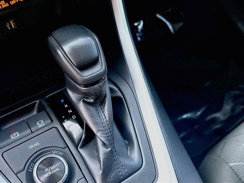 Used 2023 Toyota RAV4 XLE w/ Convenience Package AWD/4WD image 13