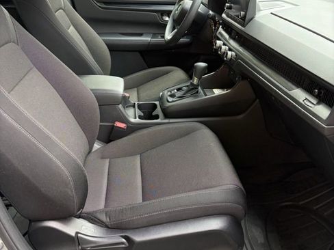 Used 2024 Honda CR-V LX image 3