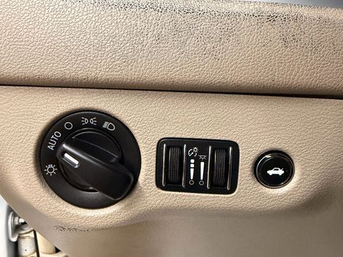 Used 2014 Chrysler 300 image 15