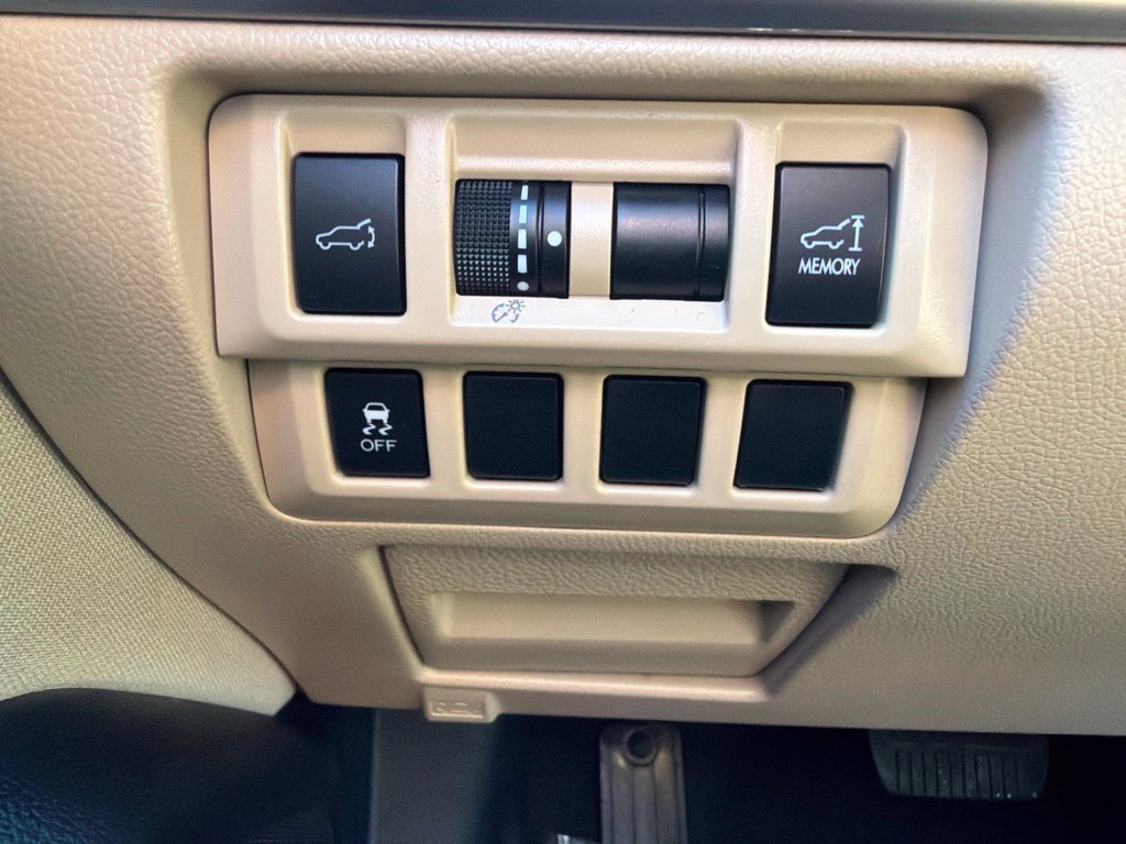 Used 2017 Subaru Outback 2.5i Premium AWD/4WD image 25