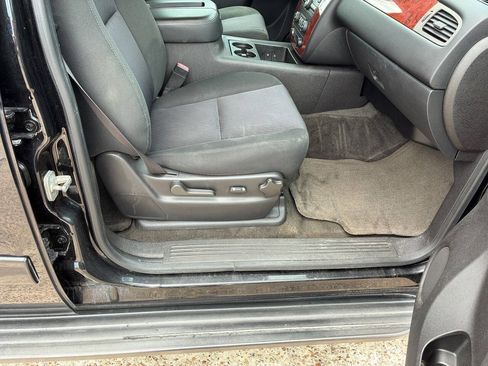 Used 2013 Chevrolet Suburban LS w/ Texas Edition RWD image 33