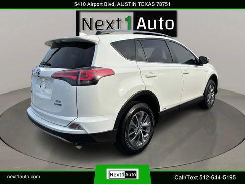 Used 2018 Toyota RAV4 XLE image 7