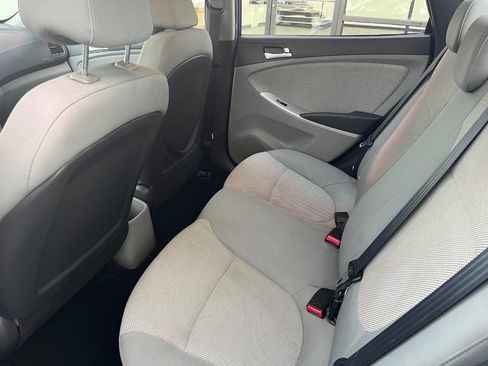Used 2012 Hyundai Accent GLS image 9