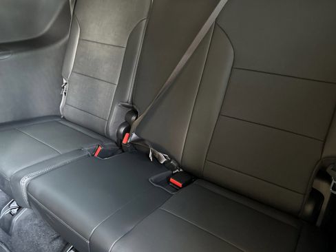 Certified 2025 Buick Enclave Preferred FWD image 16