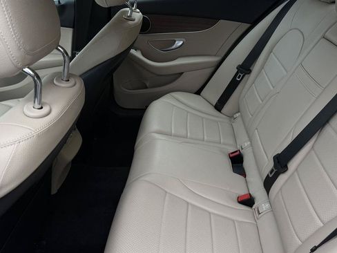 Used 2019 Mercedes-Benz C 300 4MATIC Sedan image 31