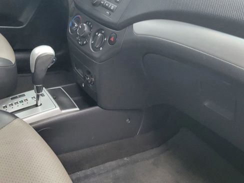 Used 2010 Chevrolet Aveo5 LT image 13