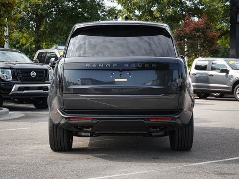 Used 2024 Land Rover Range Rover Autobiography AWD/4WD image 9