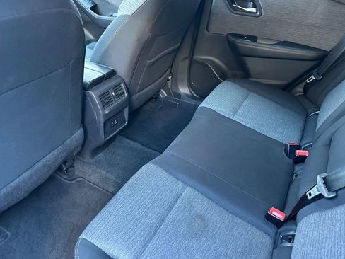 Used 2023 Nissan Rogue SV image 12