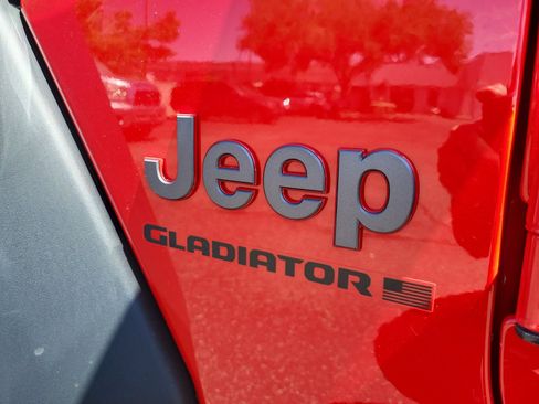 New 2025 Jeep Gladiator Rubicon w/ Convenience Group image 23