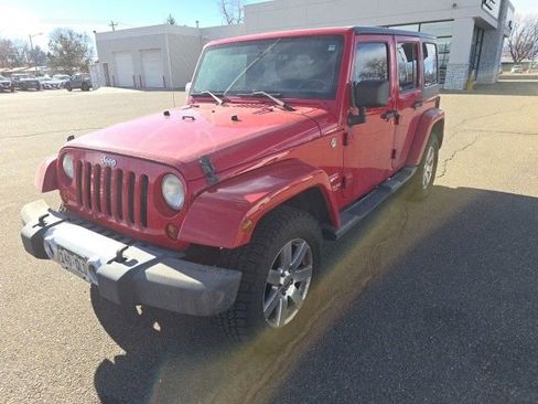 Used 2012 Jeep Wrangler Unlimited Sahara w/ Connectivity Group AWD/4WD image 3