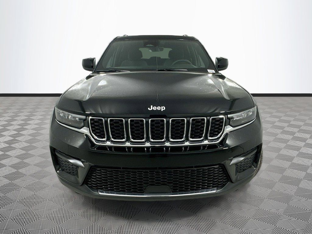 New 2027 Jeep Grand Cherokee 4WD image 2