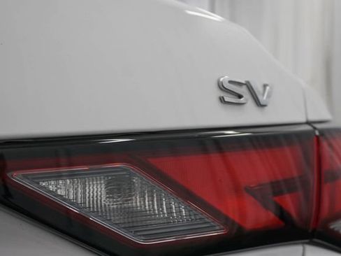 Used 2024 Nissan Sentra SV FWD image 13