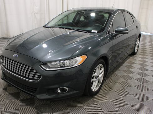 Used 2016 Ford Fusion SE w/ Equipment Group 202A FWD image 31