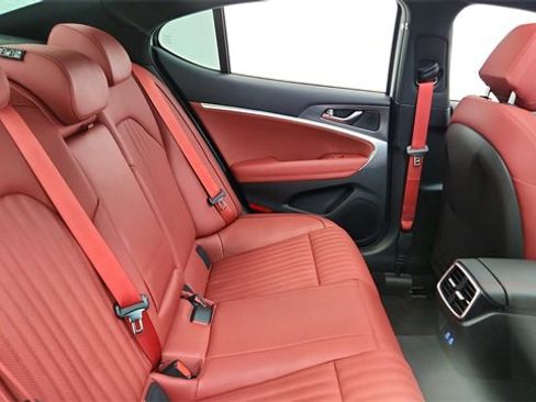 Used 2025 Genesis G70 2.5T w/ Sport Prestige Package image 25