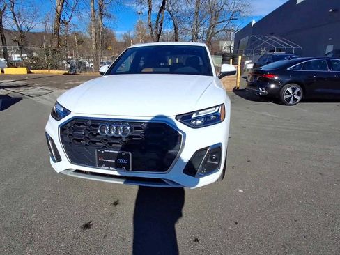 Certified 2023 Audi Q5 2.0T Premium w/ Convenience Package image 3